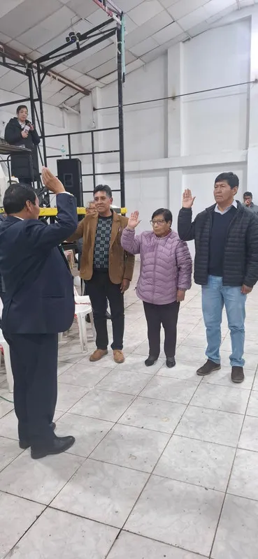 En el reciente pulso electoral realizado el lunes 6 de abril, aproximadamente el 80% del profesorado expresó su apoyo al Dr. Mamani Paredes, frente a un 15% que respalda al Dr. Salas y apenas un 5% que se inclina por el Dr. Tudela.